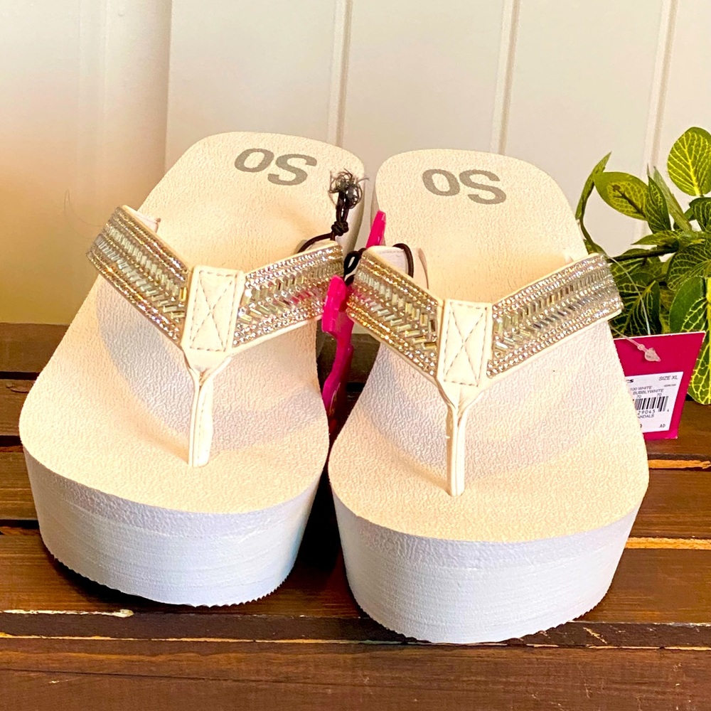 New!  SO® Bubbly Women's Wedge Sandals